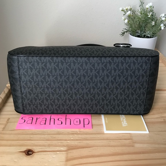 🌼Michael Kors Purse - Picture 5 of 13